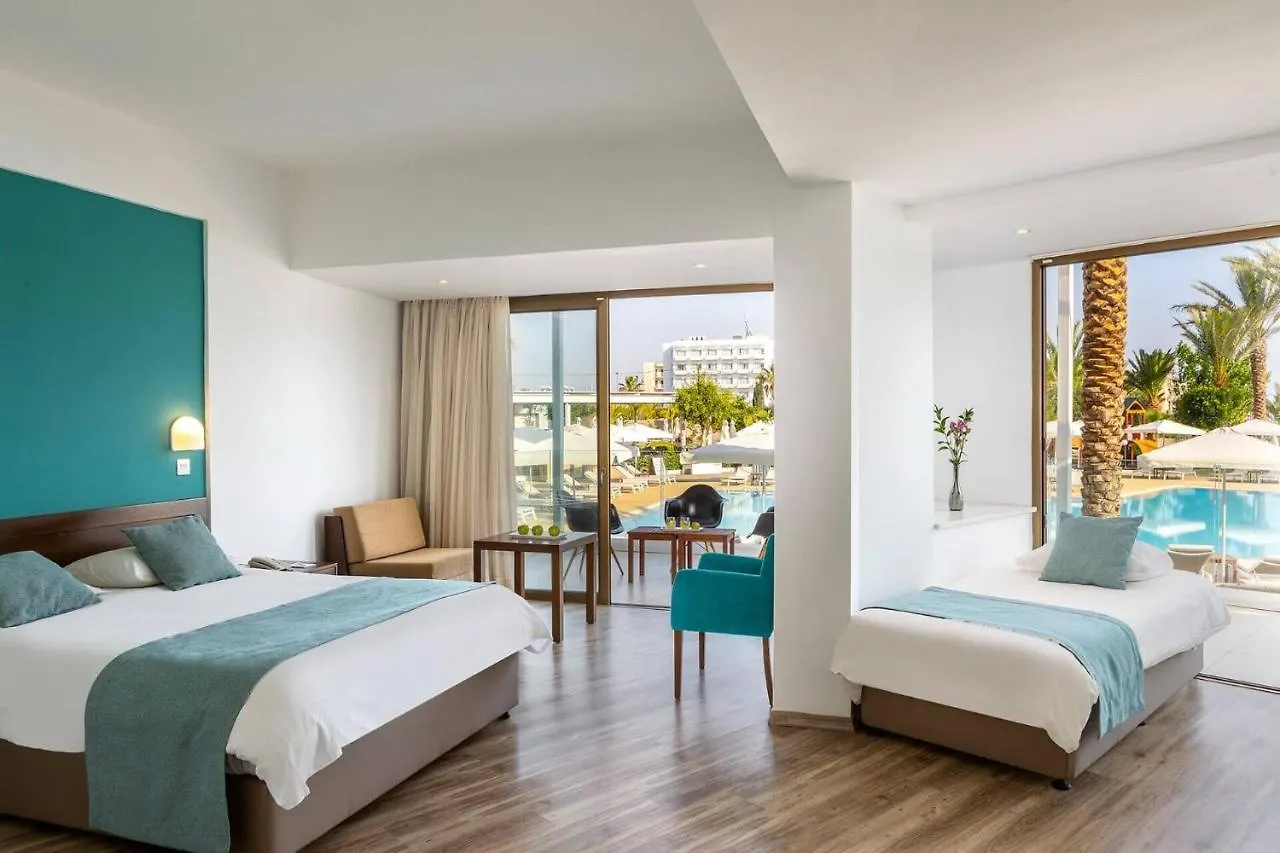 Crystal Springs Beach Hotel Protaras 4*,